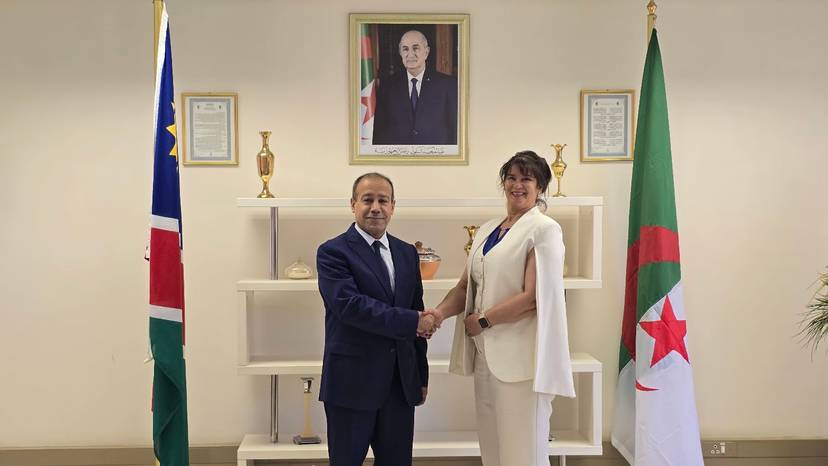 سعادة السفير السيد عبد الكريم ضياف يستقبل البروفيسور أنيسيا بيترز، المديرة العامة للجنة الوطنية الناميبية للبحث والعلوم والتكنولوجيا
